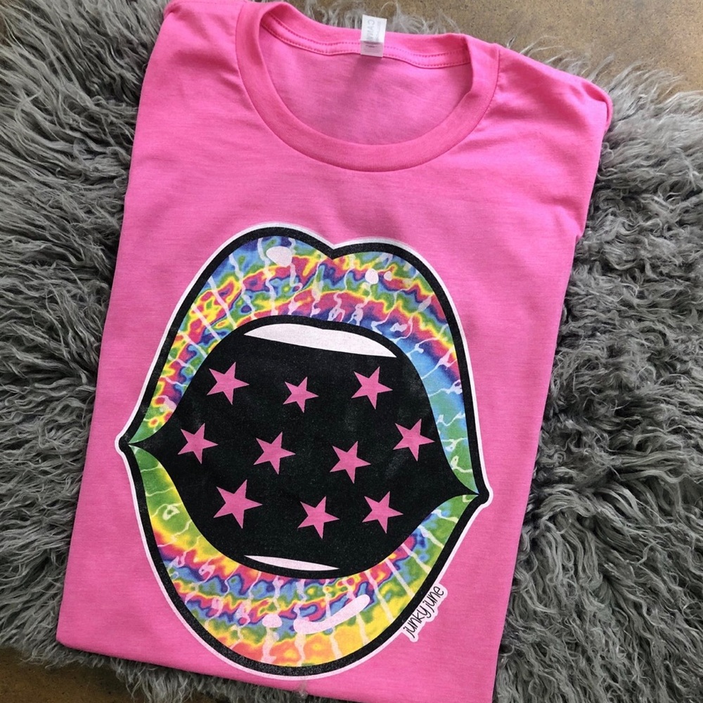 ⭐️Star and Tie Dye Lip Tee⭐️